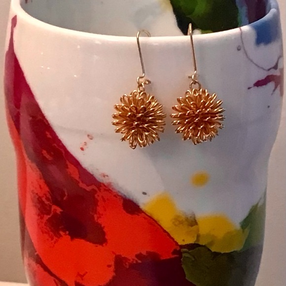 NEW! 14k Gold Plated Wire Flower Bud Dangling Earrings w Gold Plated Wire Clasps - Picture 3 of 4